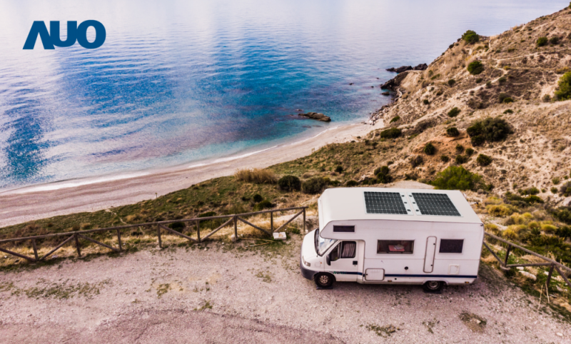 「可撓輕量化太陽光電板SunCurva」使用輕量特殊耐候型複合板取代傳統太陽能板的玻璃前板，不僅降低70%重量，每米平方僅3Kg；具有抗衝擊性能及通過電磁相容性測試，可應用於交通運輸工具，如露營車、遊艇等